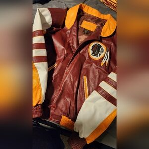 AUTHENTIC WASHINGTON  REDSKINS LEATHER COAT SIZE 2XL